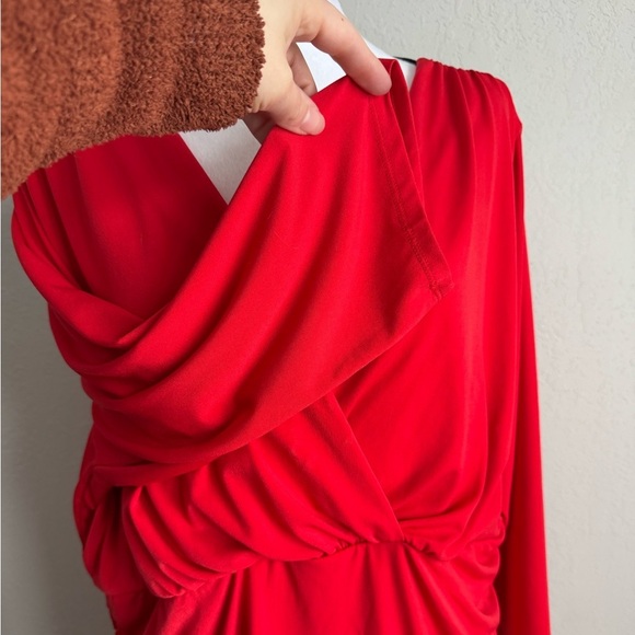 Torrid Cherry Red V-Neck 1/2 Sleeve Black Lace Back Ruched Blouse Womens 3 (3X) - Picture 3 of 8